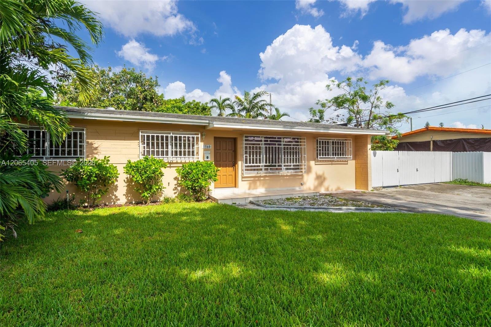 5560 W 6th Ave, Hialeah FL 33012