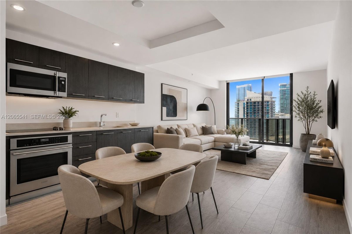 55 SW 9th St # 3504, Miami FL 33130