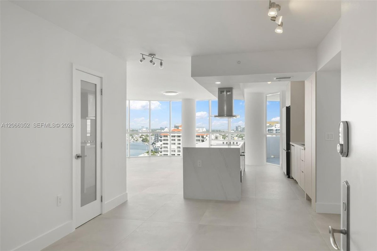 6301 Collins Ave # 2307, Miami Beach FL 33141