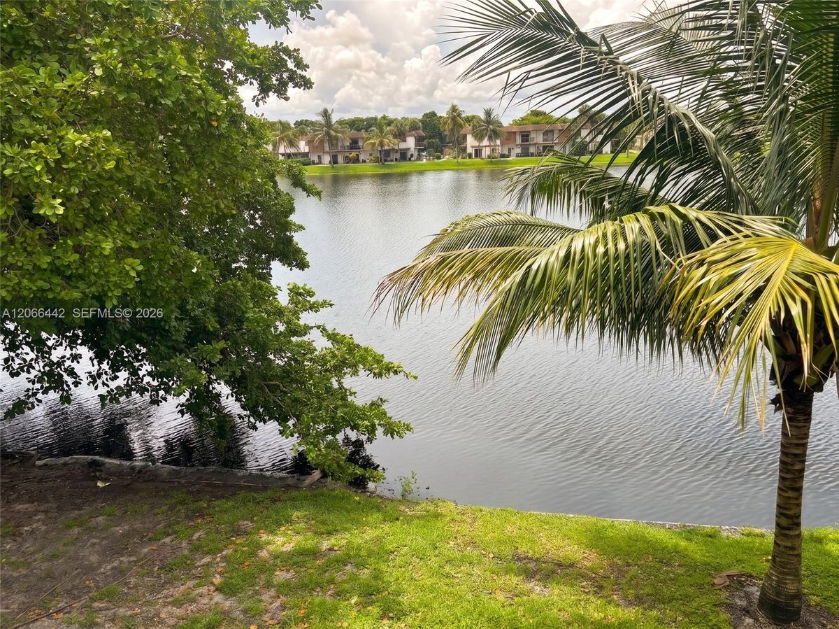 6910 NW 173rd Dr # 1008, Hialeah FL 33015