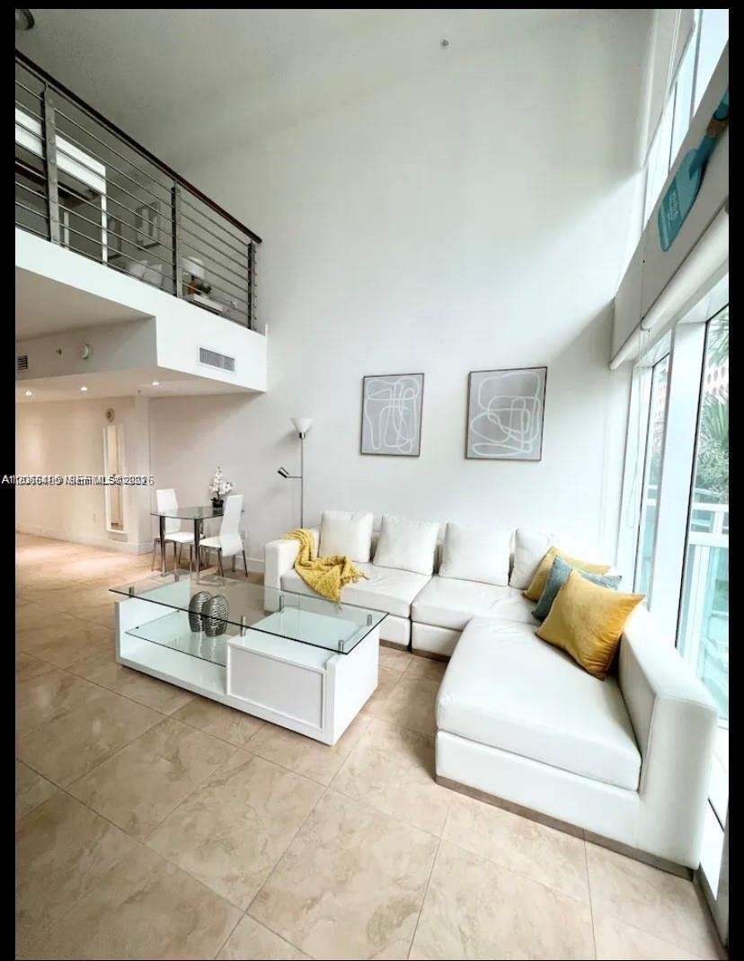 41 SE 5th St # 414, Miami FL 33131