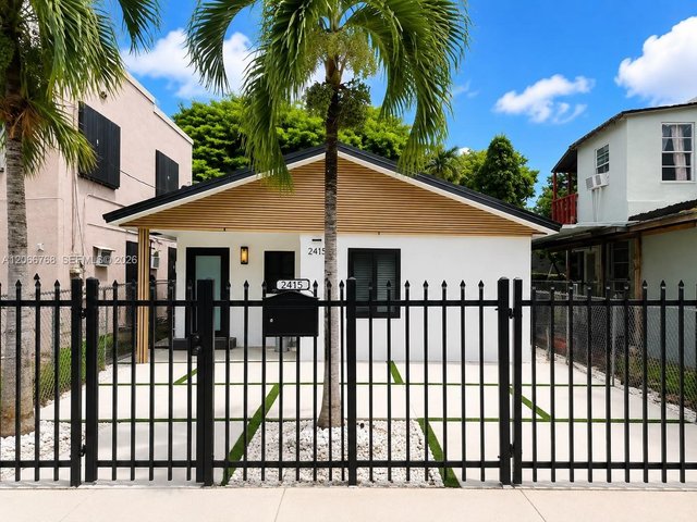 2415 NW 15th St, Miami FL 33125