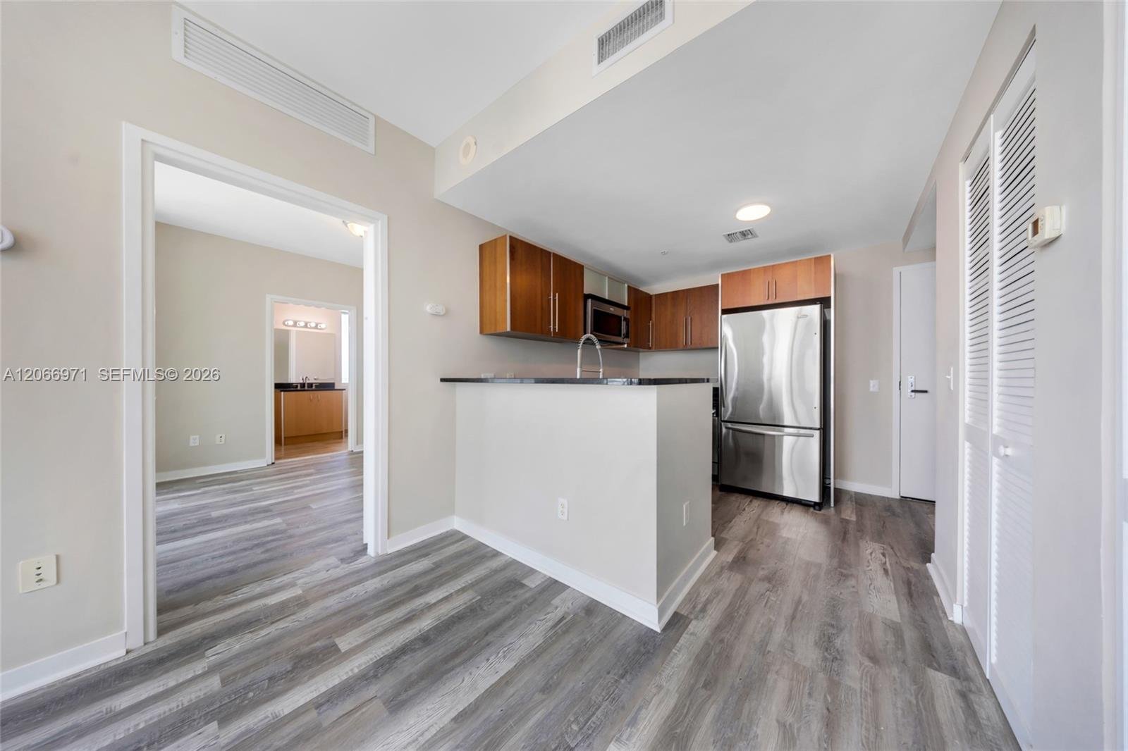 300 S Biscayne Blvd # 2911, Miami FL 33131