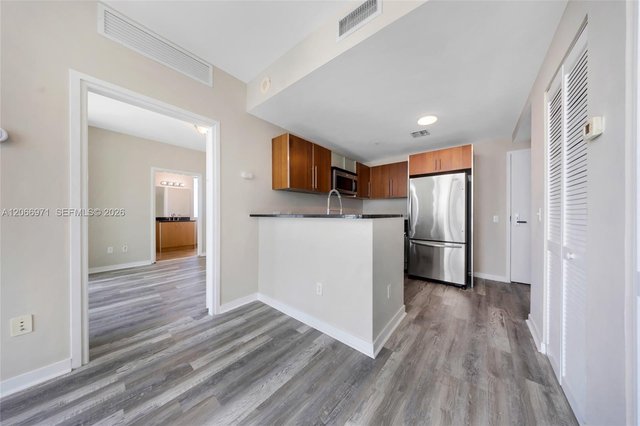 300 S Biscayne Blvd # 2911, Miami FL 33131