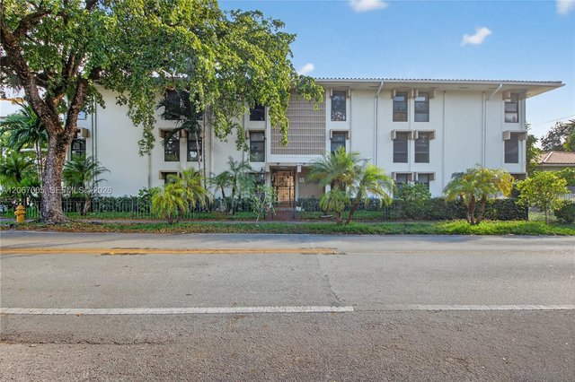 1600 S Le Jeune Rd # 14, Coral Gables FL 33134