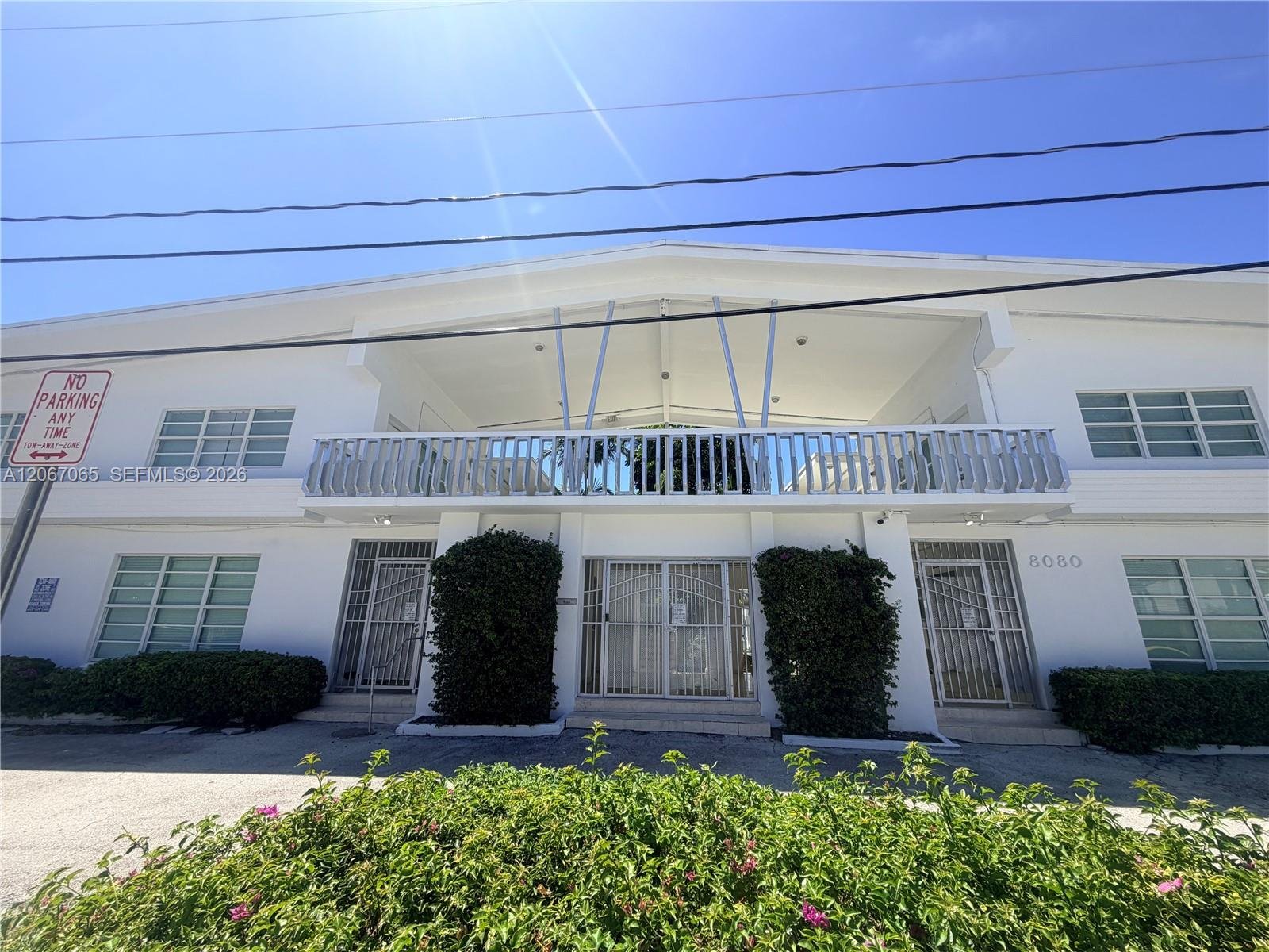 8080 Tatum Waterway Dr # 17, Miami Beach FL 33141
