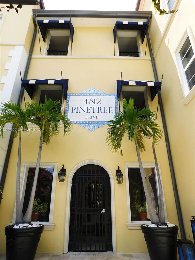 4812 Pine Tree Dr # 206, Miami Beach FL 33140