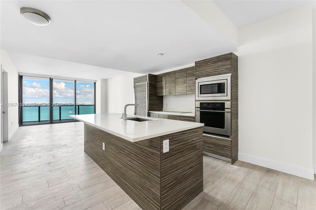 460 NE 28th St # 1803, Miami FL 33137