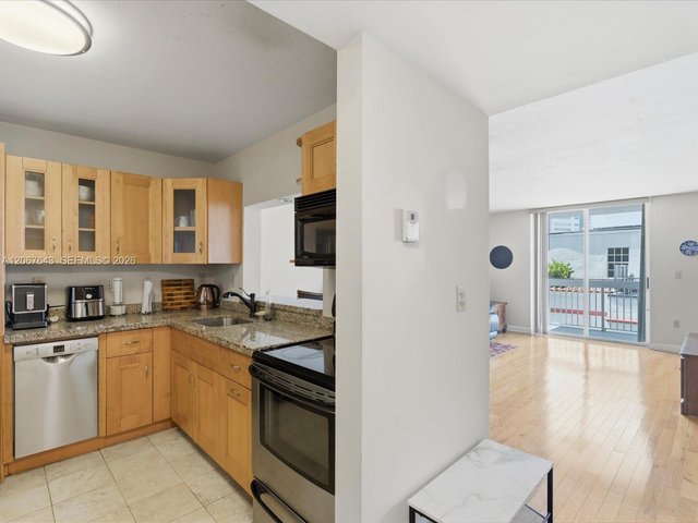 3588 Collins Ave # 504, Miami Beach FL 33140