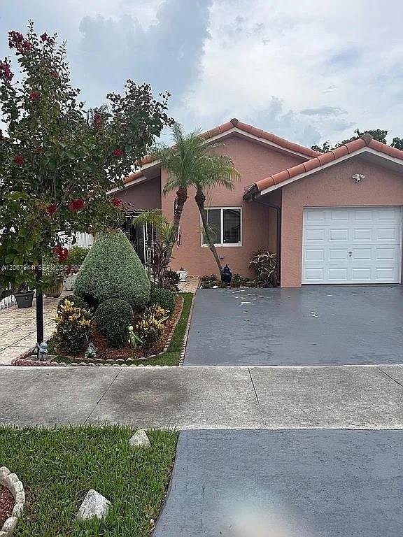 10070 SW 2nd St, Miami FL 33174