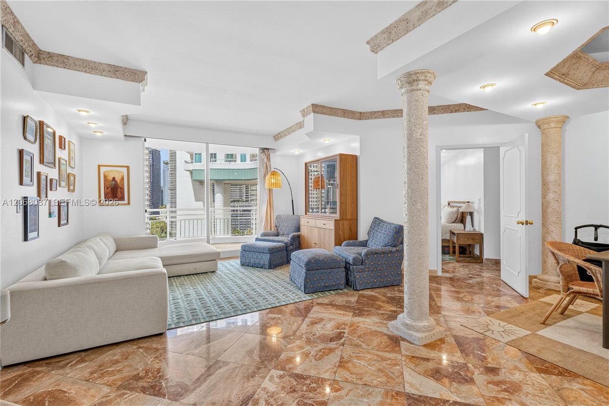 888 Brickell Key Dr # 1600, Miami FL 33131
