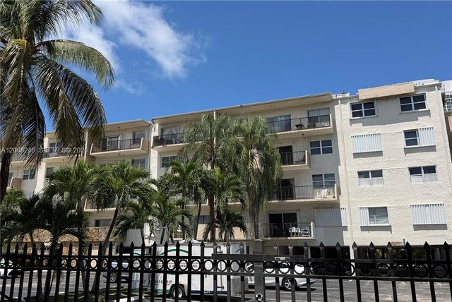 250 181st Dr # 414, Sunny Isles Beach FL 33160