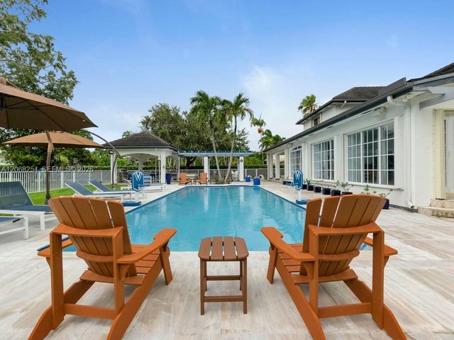 13880 SW 68th Ave, Palmetto Bay FL 33158