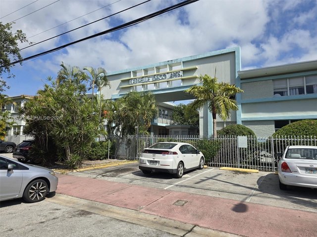 1255 Marseille # 21, Miami Beach FL 33141