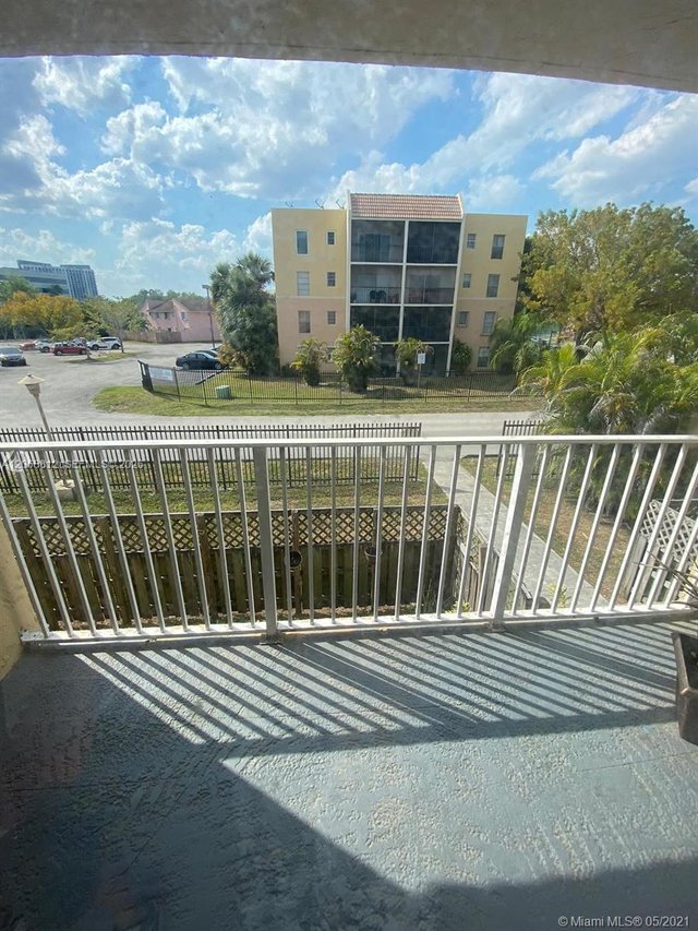 5241 Geneva Way # 203, Doral FL 33166
