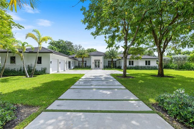 9025 SW 114th St, Miami FL 33176