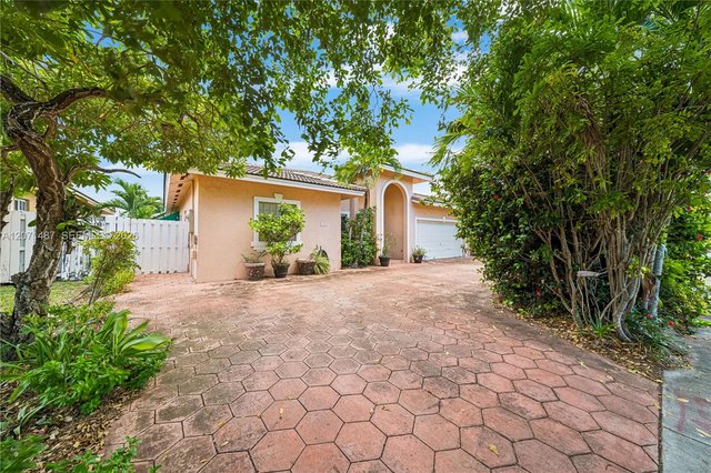 1220 SW 139th Ave, Miami FL 33184