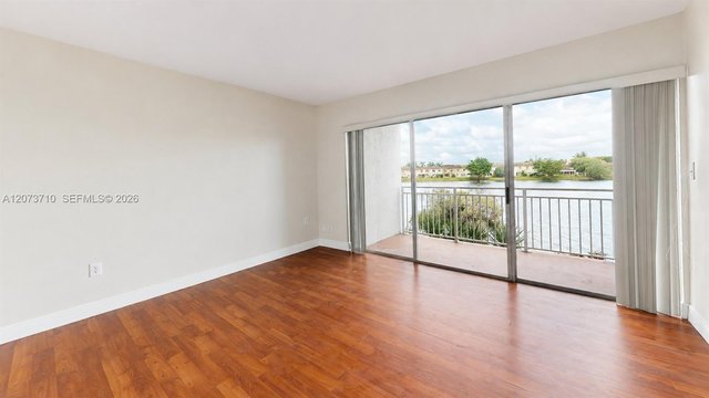 9363 Fontainebleau Blvd # H205, Miami FL 33172