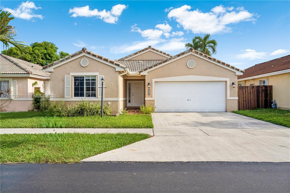15840 SW 85th St, Miami FL 33193