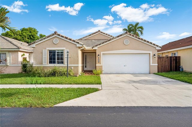 15840 SW 85th St, Miami FL 33193