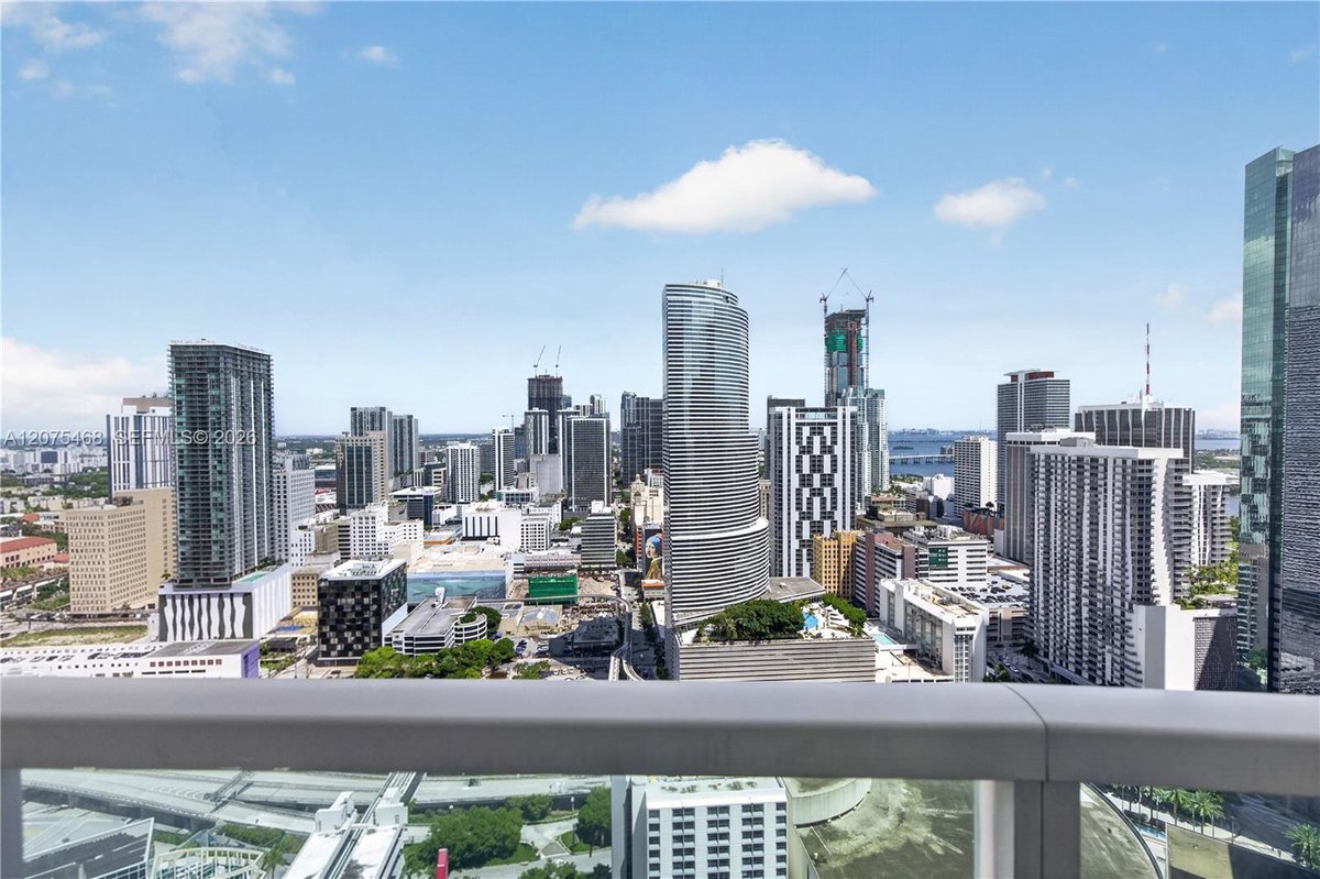 31 SE 5th St # 4212, Miami FL 33131