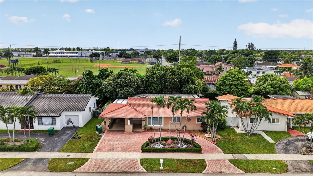 8936 SW 11th St, Miami FL 33174