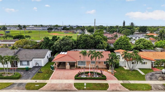 8936 SW 11th St, Miami FL 33174