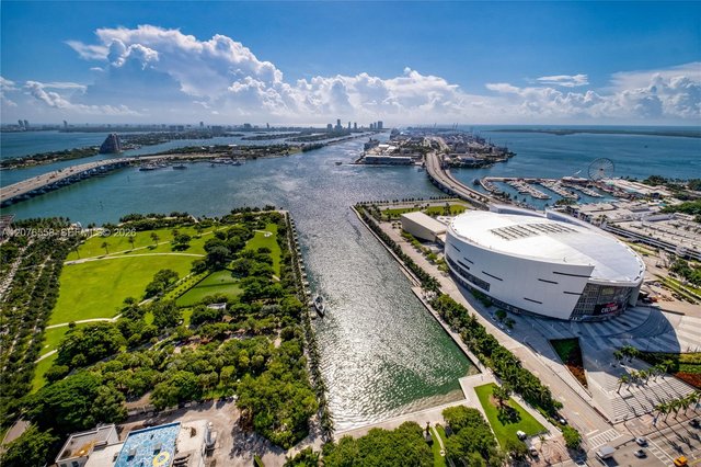 900 Biscayne Blvd # 4403, Miami FL 33132