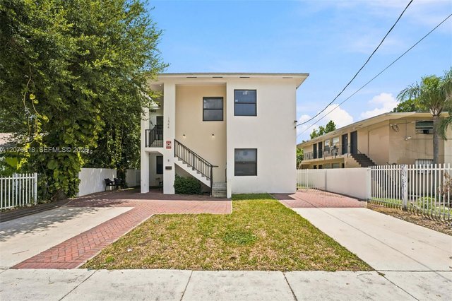 1544 NW 59th St # B, Miami FL 33142