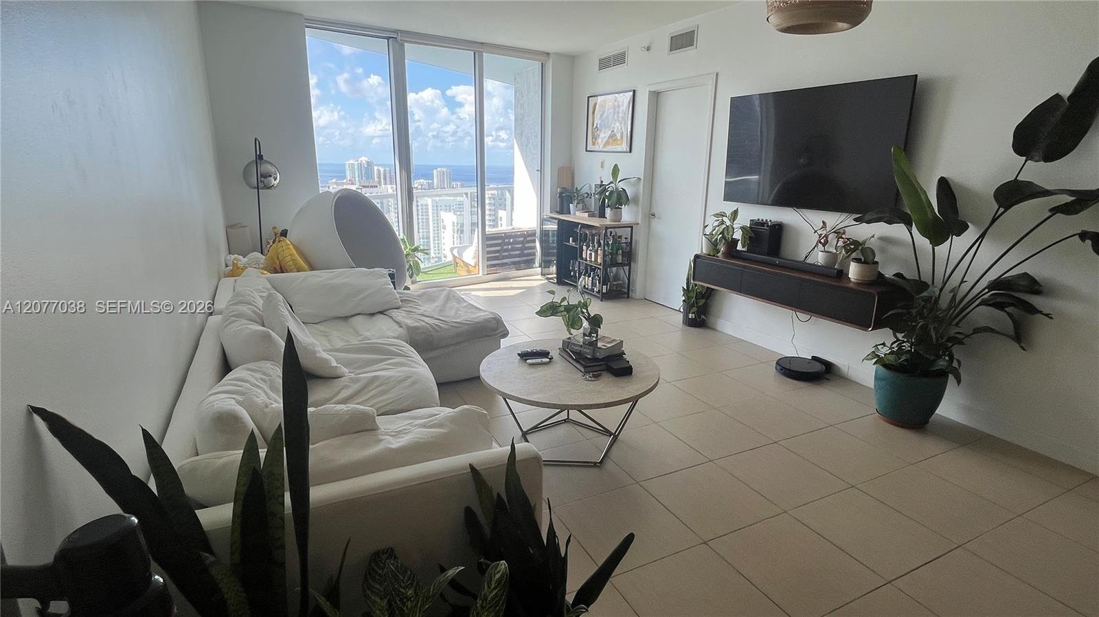185 SW 7th St # 3702, Miami FL 33130