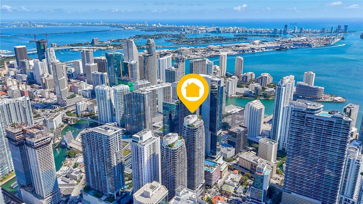 45 SW 9th St # 1405, Miami FL 33130