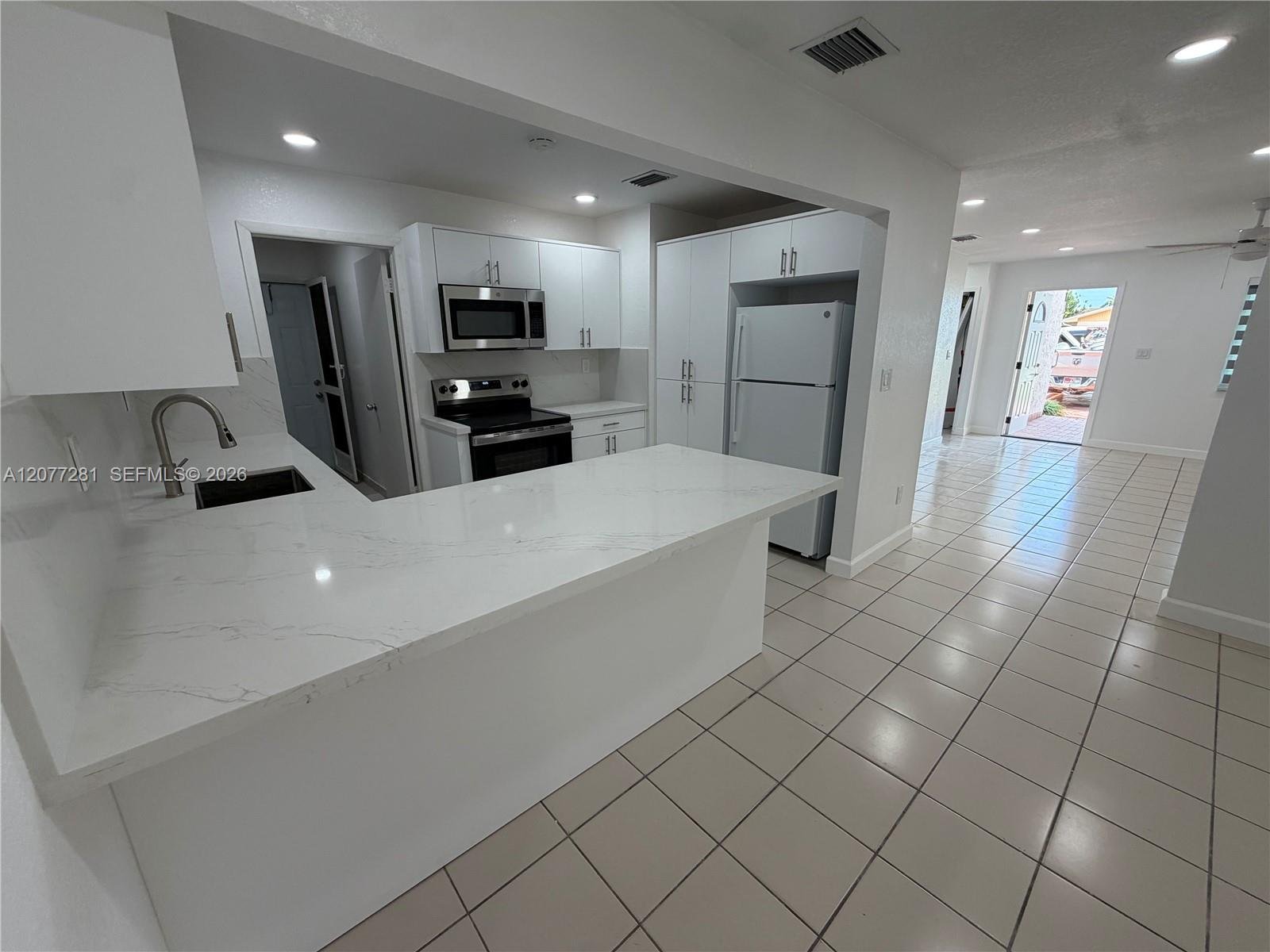 9986 SW 2nd St, Miami FL 33174