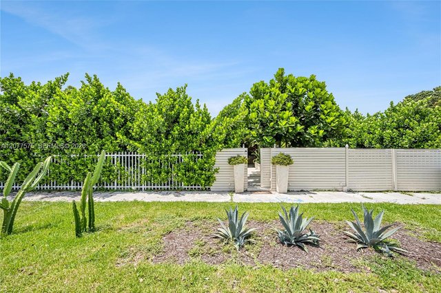 12230 NW 22nd Ct, Miami FL 33167
