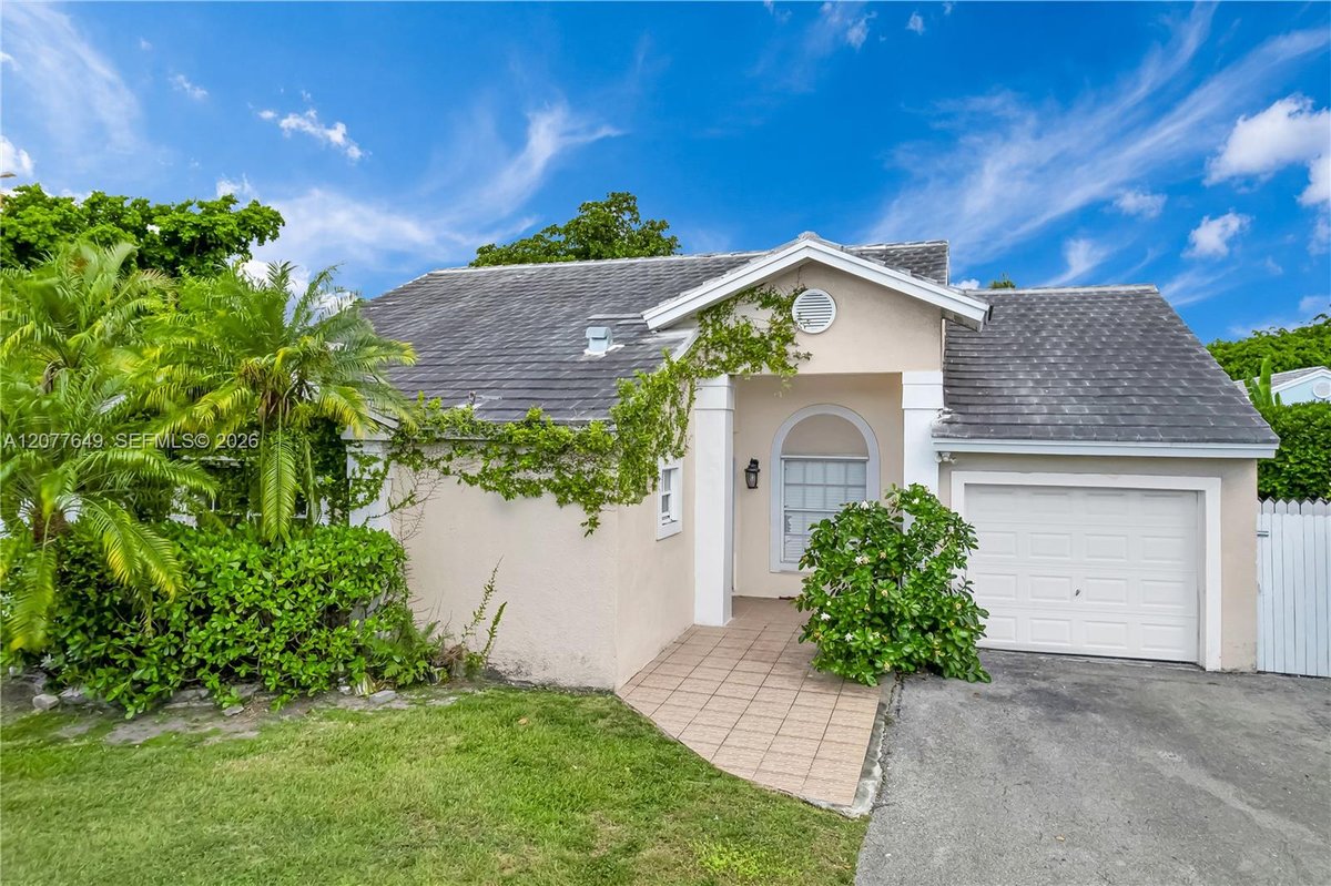 6352 SW 112th Pl, Miami FL 33173