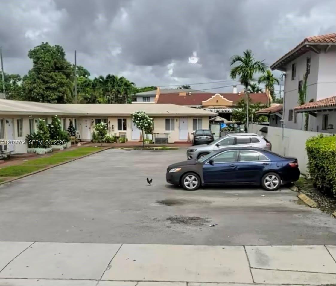 2465 W Flagler St # 6, Miami FL 33135