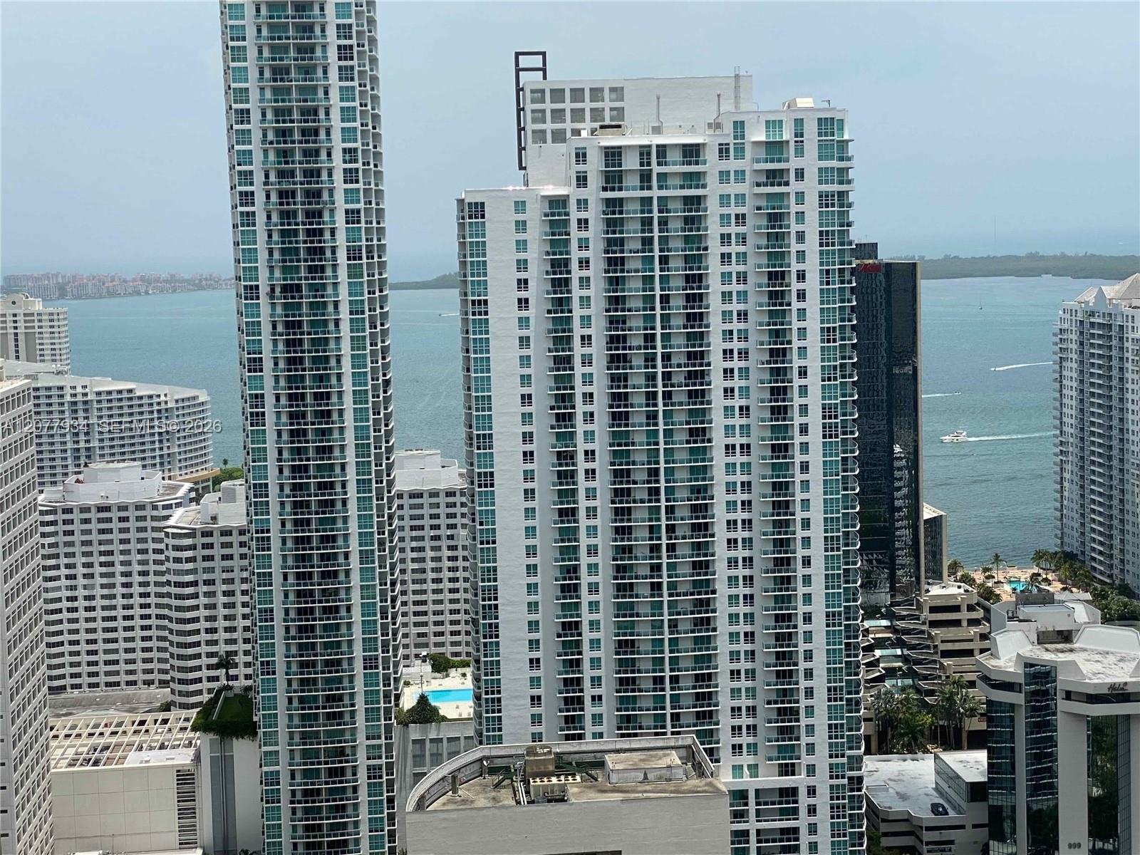 45 SW 9th St # 3703, Miami FL 33130