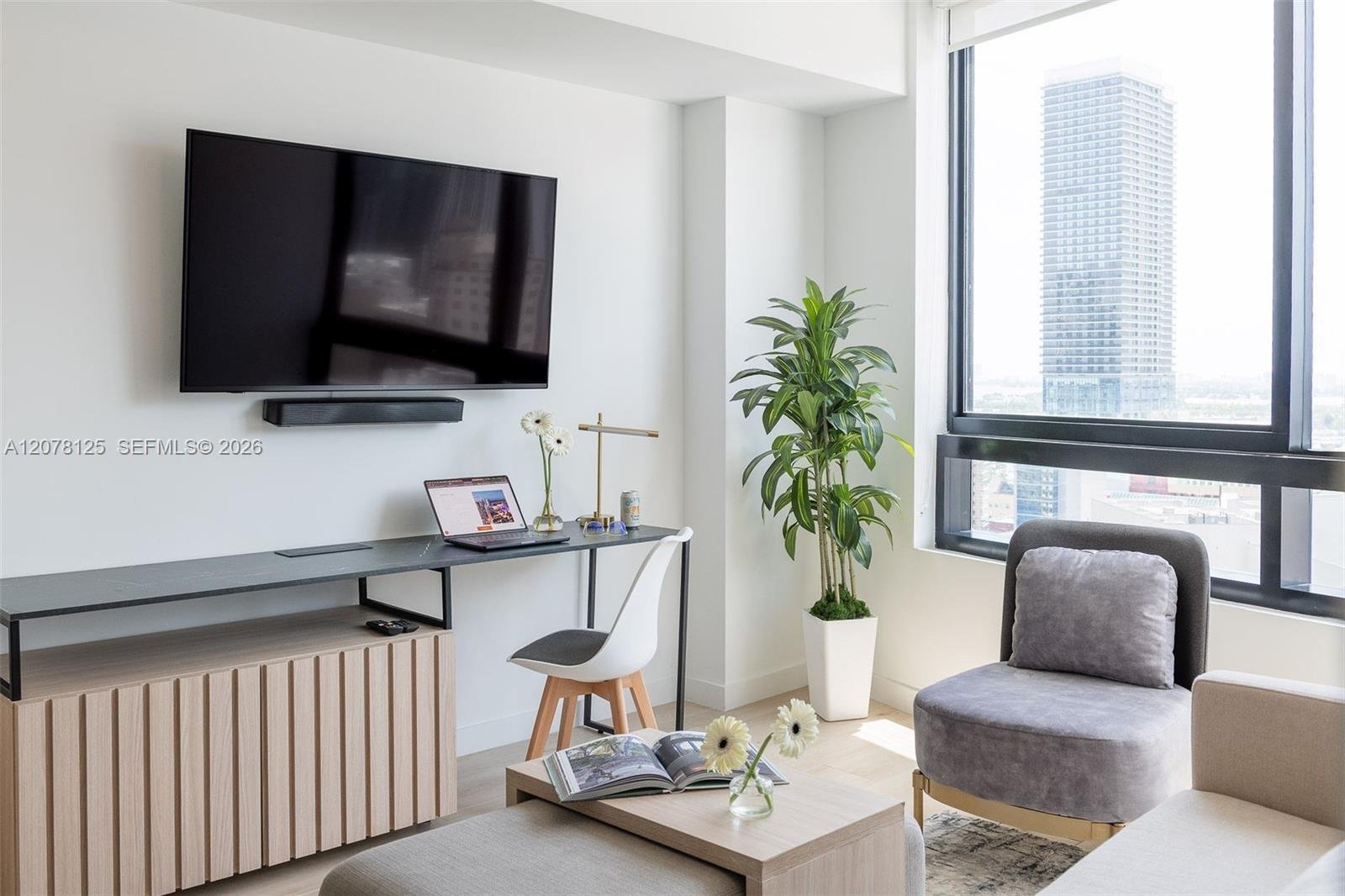 225 N Miami Ave # 2107, Miami FL 33128