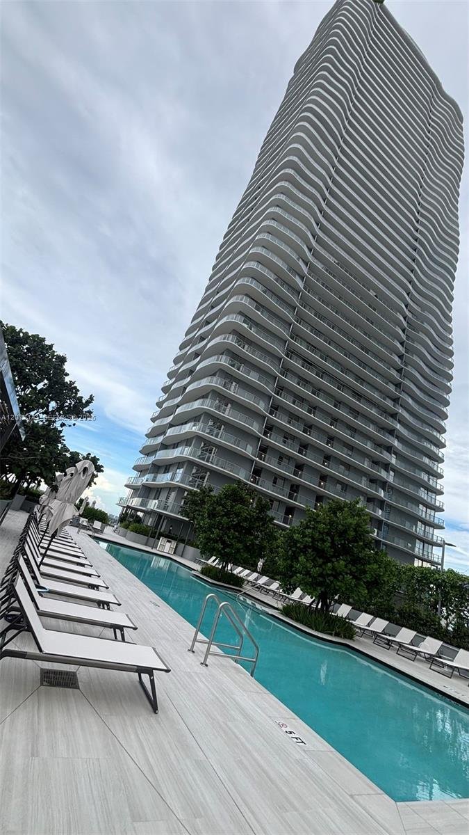 1400 Biscayne Blvd # 2106, Miami FL 33132