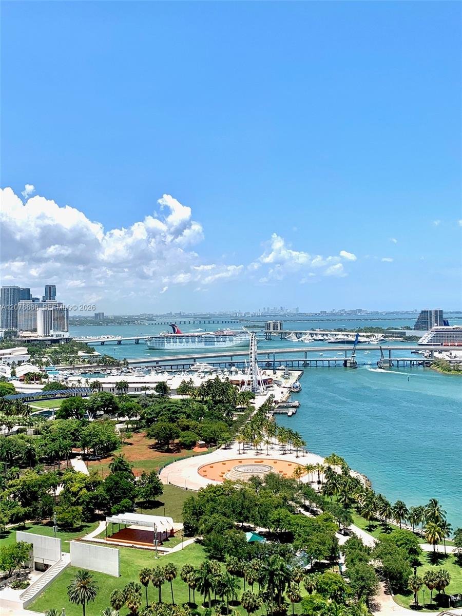 325 S Biscayne Blvd # 2714, Miami FL 33131
