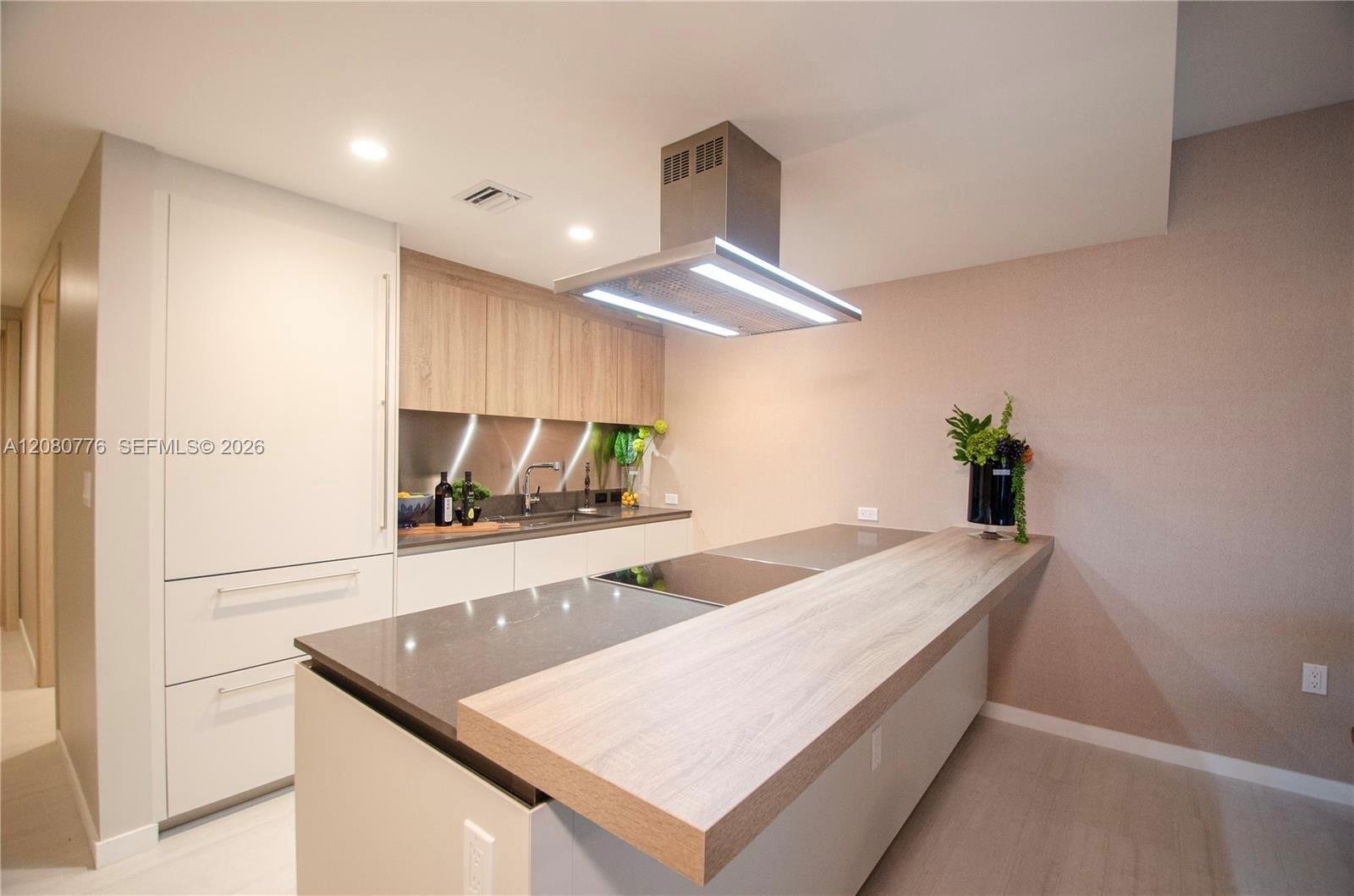 1000 Brickell Plz # 4207, Miami FL 33131