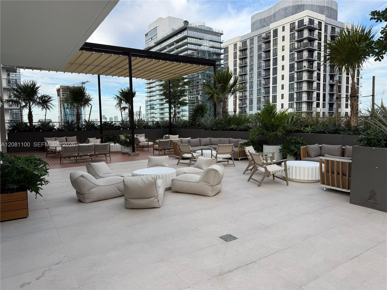 11 NE 6th St # 802, Miami FL 33132