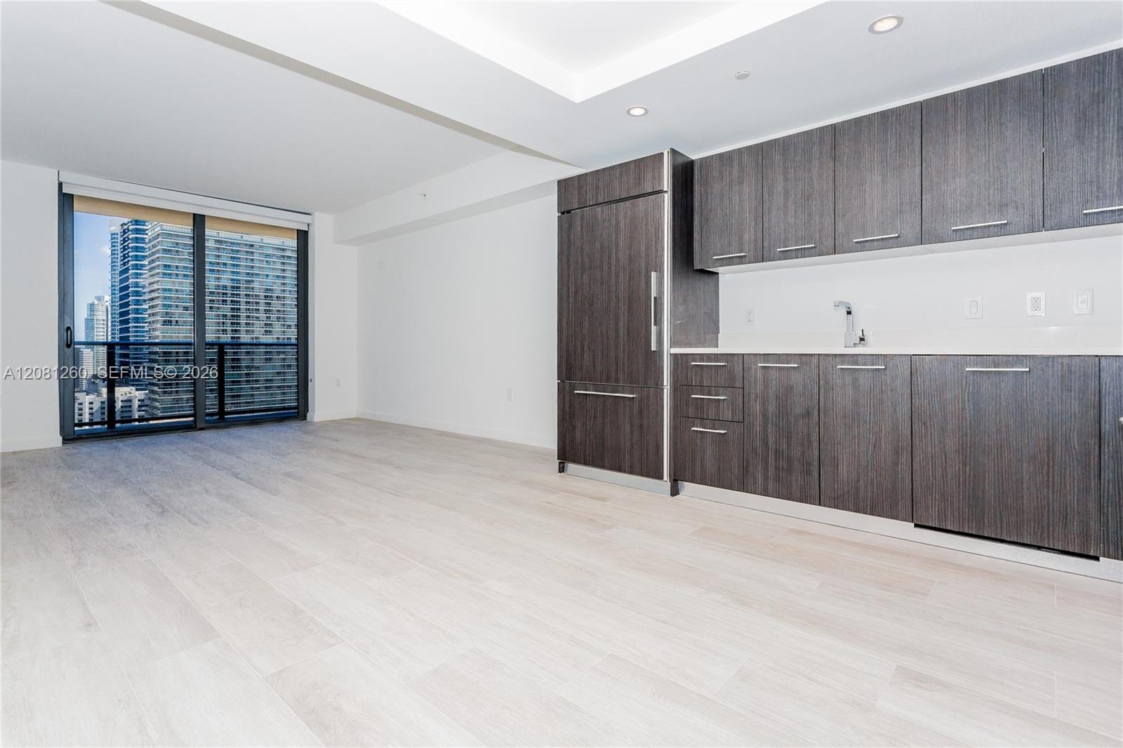 45 SW 9th St # 3204, Miami FL 33130