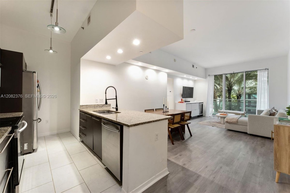 951 Brickell Ave # 201, Miami FL 33131