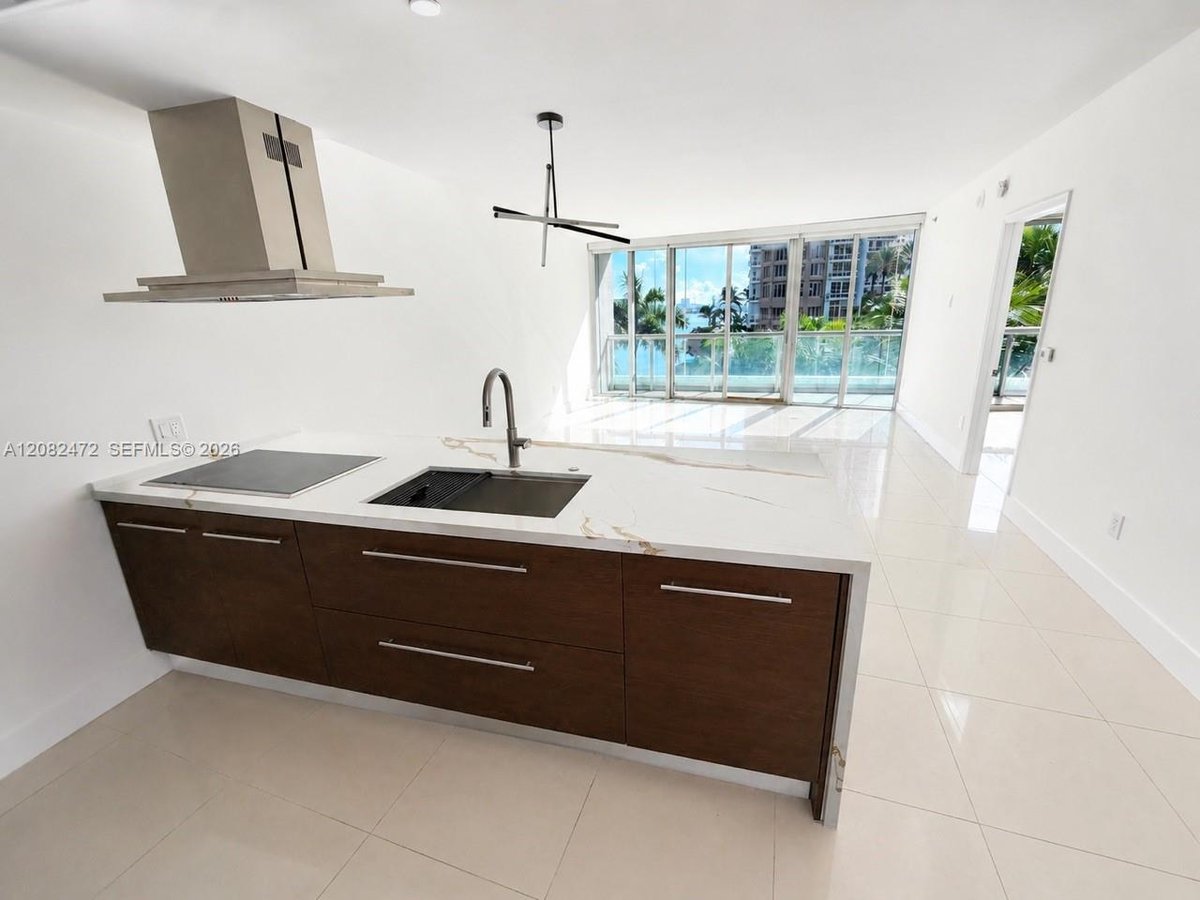 465 Brickell Ave # 417, Miami FL 33131