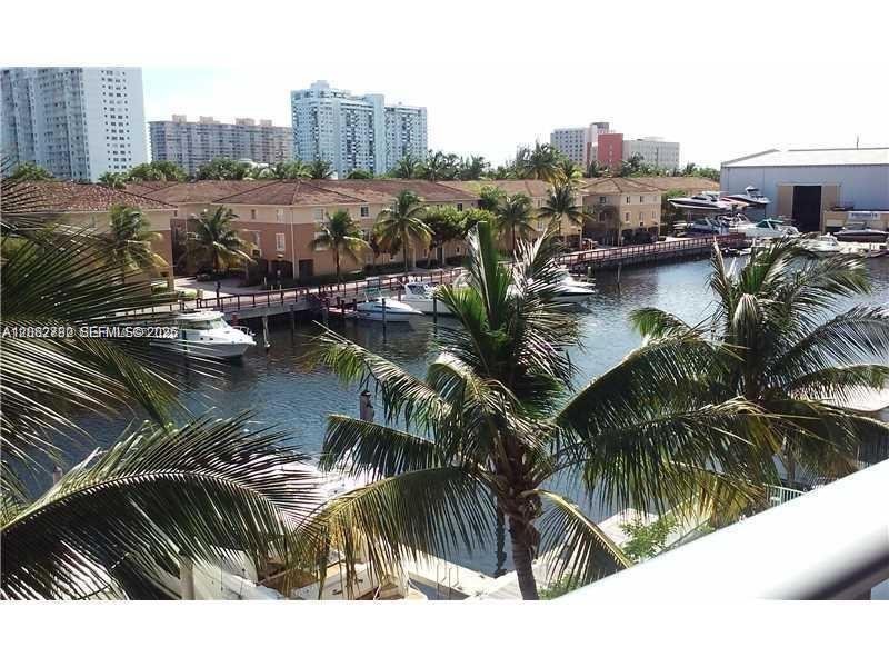 2950 NE 188th St # 304, Aventura FL 33180