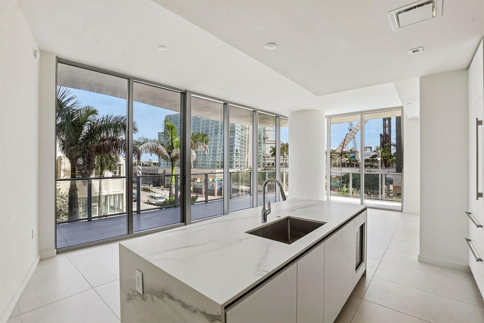 1400 BISCAYNE Boulevard # 201, Miami FL 33132