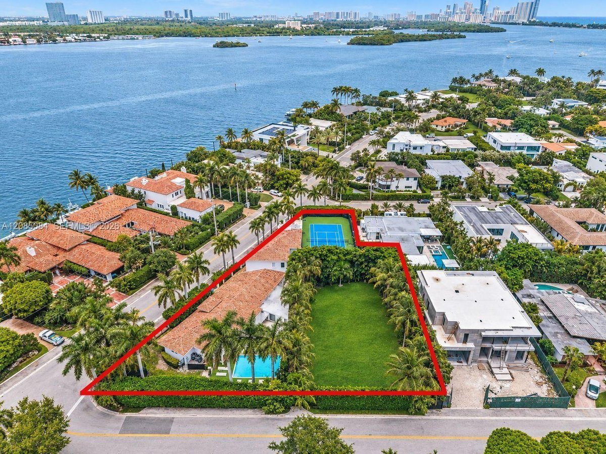 10031 W Broadview Dr, Bay Harbor Islands FL 33154