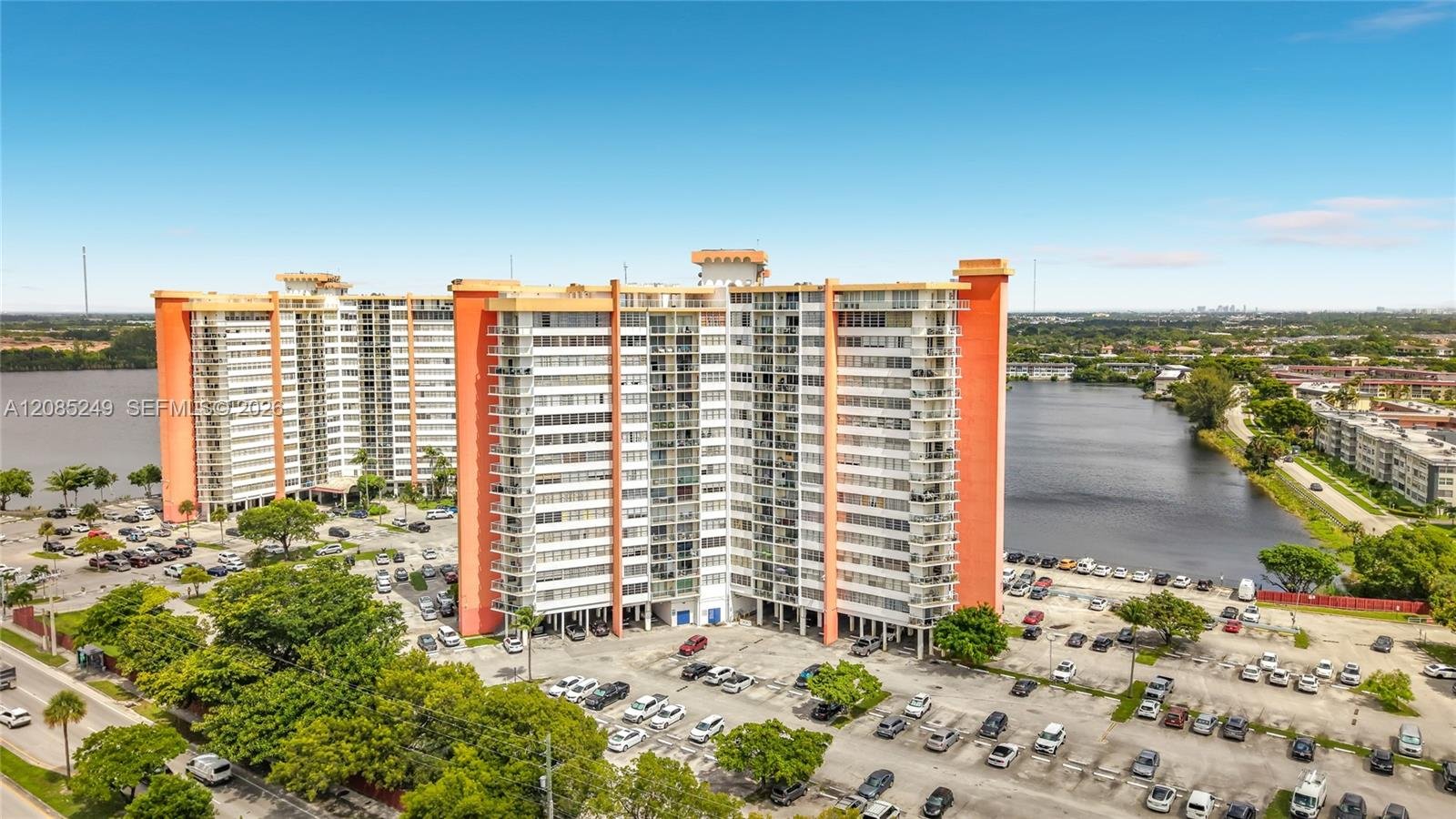 1351 NE Miami Gardens Dr # 1414E, Miami FL 33179