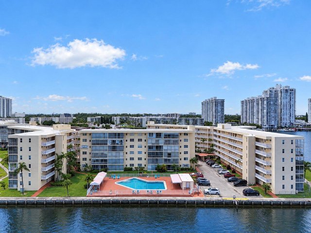 2999 POINT EAST Drive # C109, Aventura FL 33160