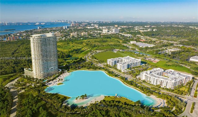 2411 Laguna Cir # 1004, North Miami FL 33181
